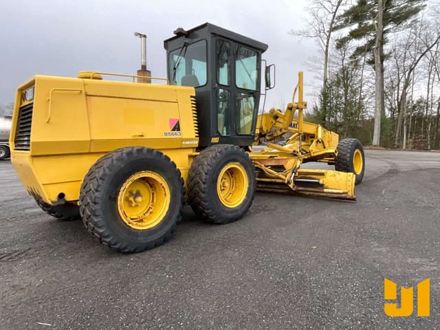 Image of Komatsu GD530A-2CY equipment image 4