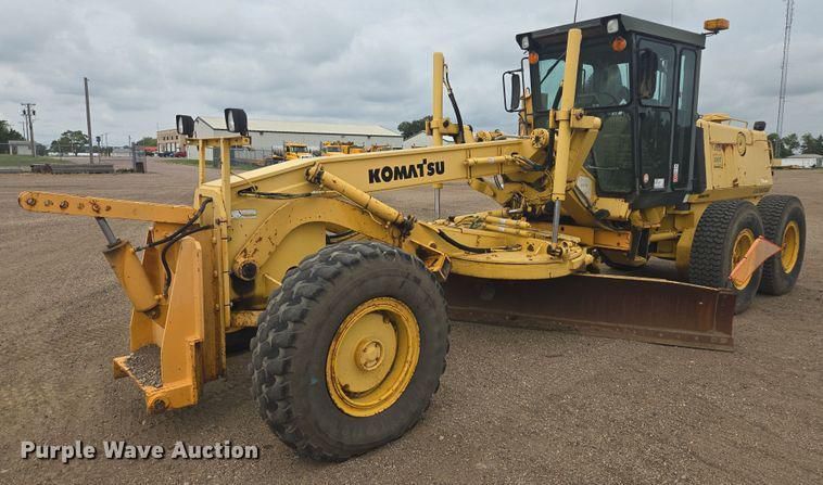 2000 Komatsu GD650A Equipment Image0