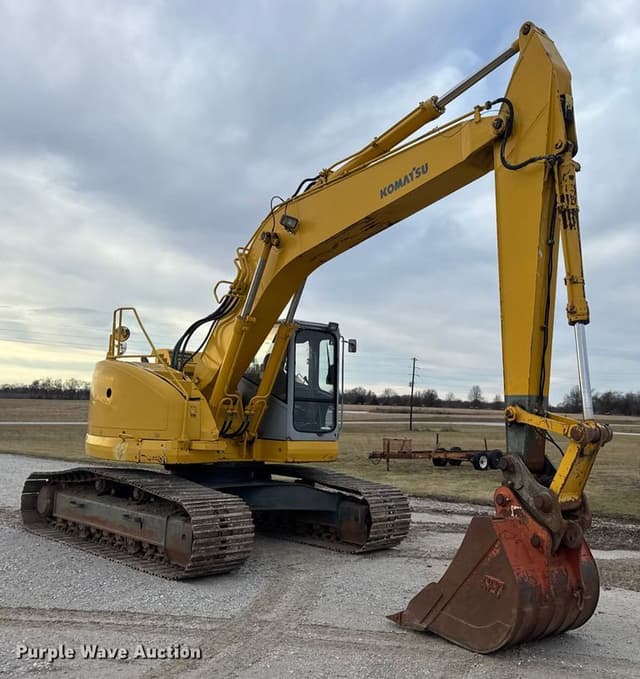 Image of Komatsu PC228USLC equipment image 2