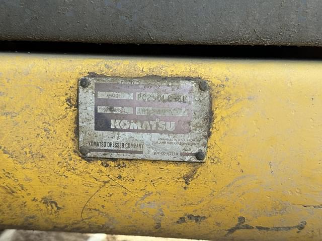 Image of Komatsu PC250LC equipment image 1