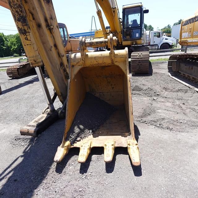 Image of Komatsu PC450-6 equipment image 2