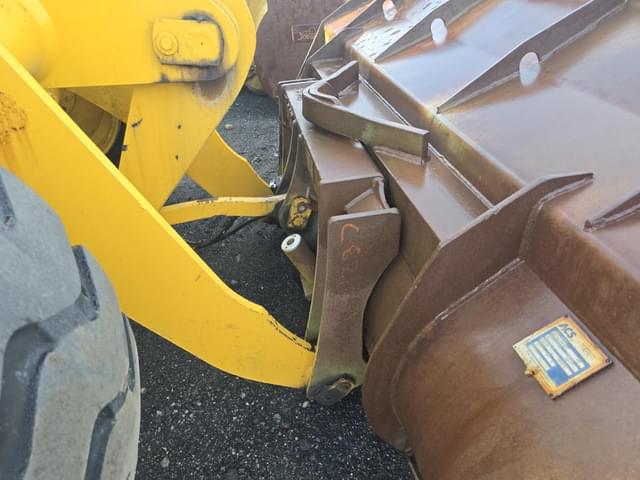 Image of Komatsu WA180 equipment image 3