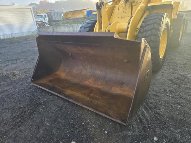 Image of Komatsu WA180 equipment image 1