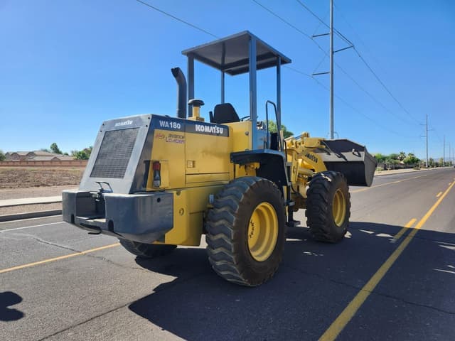 Image of Komatsu WA180 equipment image 4