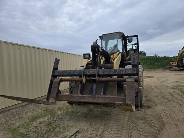 Image of Komatsu WA450 equipment image 1