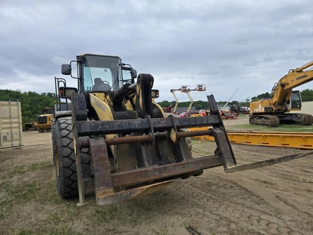 Image of Komatsu WA450 equipment image 2