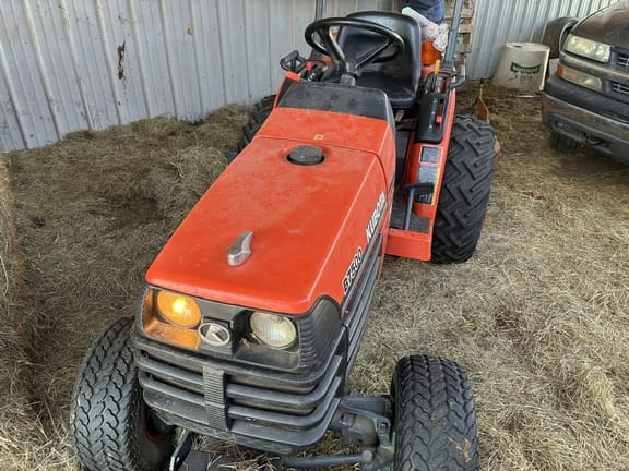 2000 Kubota B7500 Equipment Image0