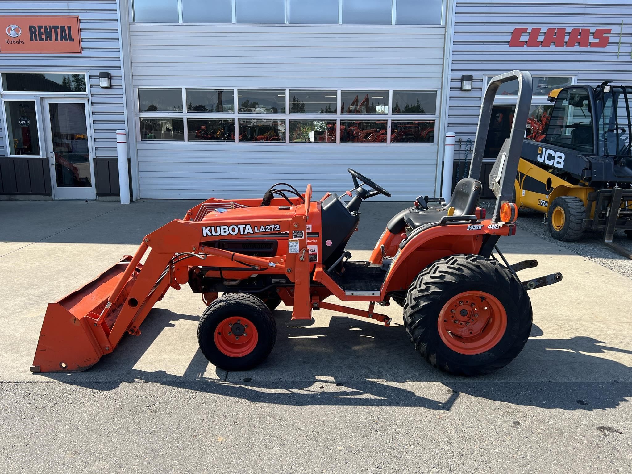 2000 Kubota B7500 Equipment Image0
