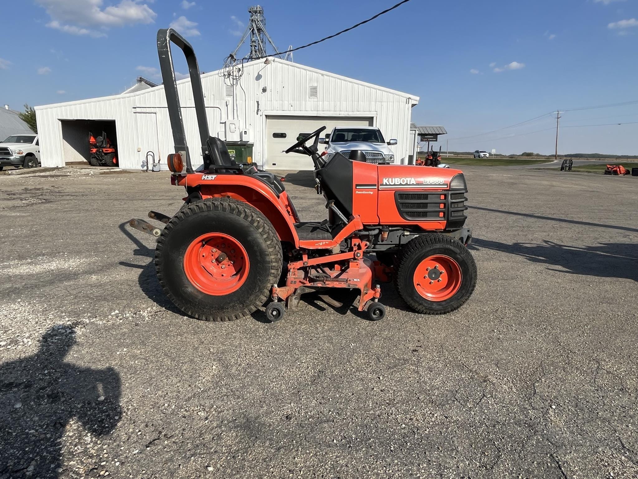 2000 Kubota B7500 Equipment Image0
