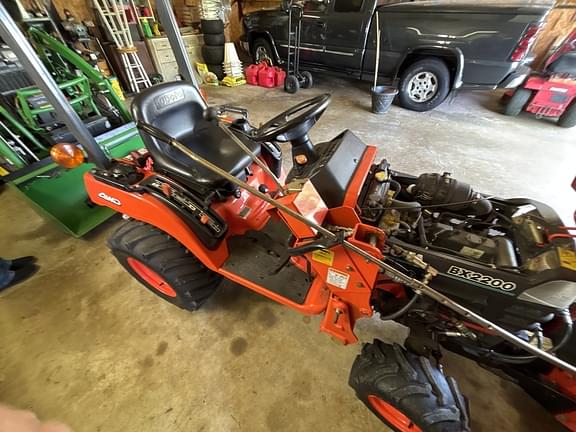 Image of Kubota BX2200D equipment image 2