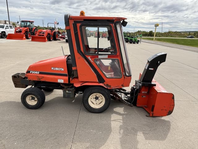 Image of Kubota F3060 equipment image 4