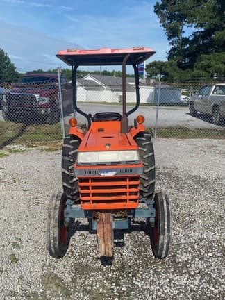 Image of Kubota L2350 equipment image 2