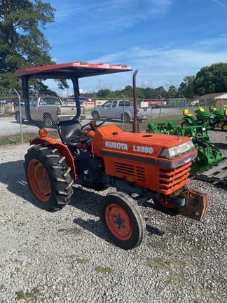 2000 Kubota L2350 Equipment Image0
