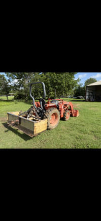 Image of Kubota L2500 equipment image 3