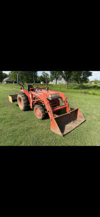 Image of Kubota L2500 equipment image 2