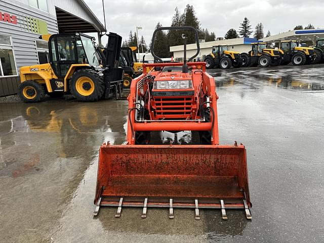 Image of Kubota L3000DT equipment image 2