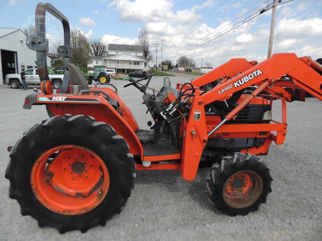 Image of Kubota L3010HST equipment image 3