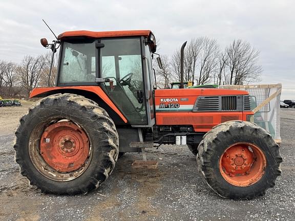 Image of Kubota M120 equipment image 2