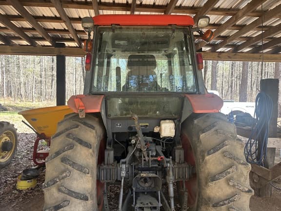 Image of Kubota M6800 equipment image 4