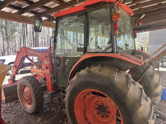 Image of Kubota M6800 equipment image 1