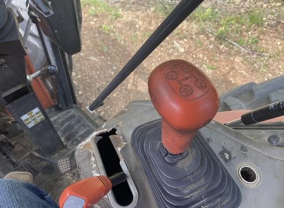 Image of Kubota M9000 equipment image 1