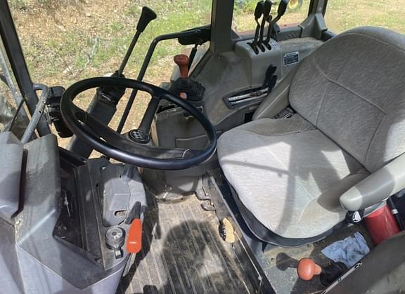 Image of Kubota M9000 equipment image 3