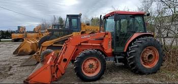 2000 Kubota M9000 Equipment Image0