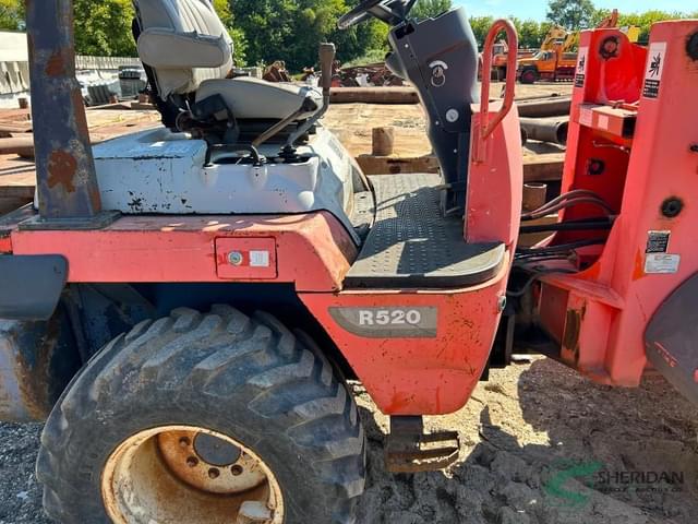 Image of Kubota R520 equipment image 3