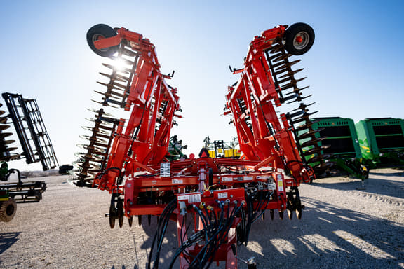 Image of Kuhn Krause Excelerator XT 8010 equipment image 1