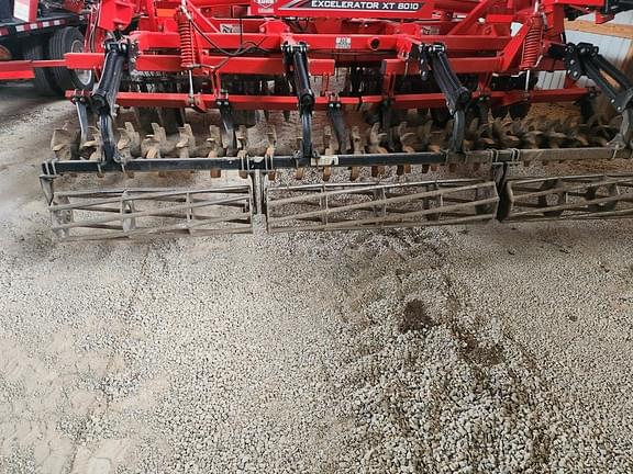 Image of Kuhn Krause Excelerator XT 8010 equipment image 4