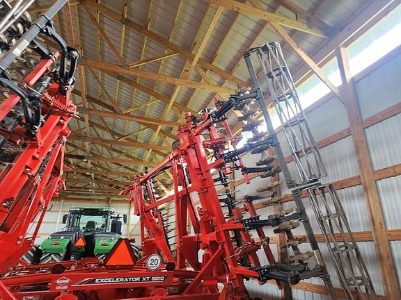 Image of Kuhn Krause Excelerator XT 8010 equipment image 1