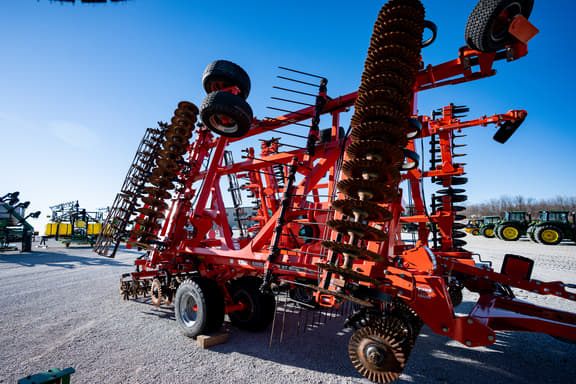 Image of Kuhn Krause Excelerator XT 8010 equipment image 3