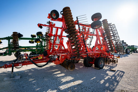 2020 Kuhn Krause Excelerator XT 8010 Equipment Image0