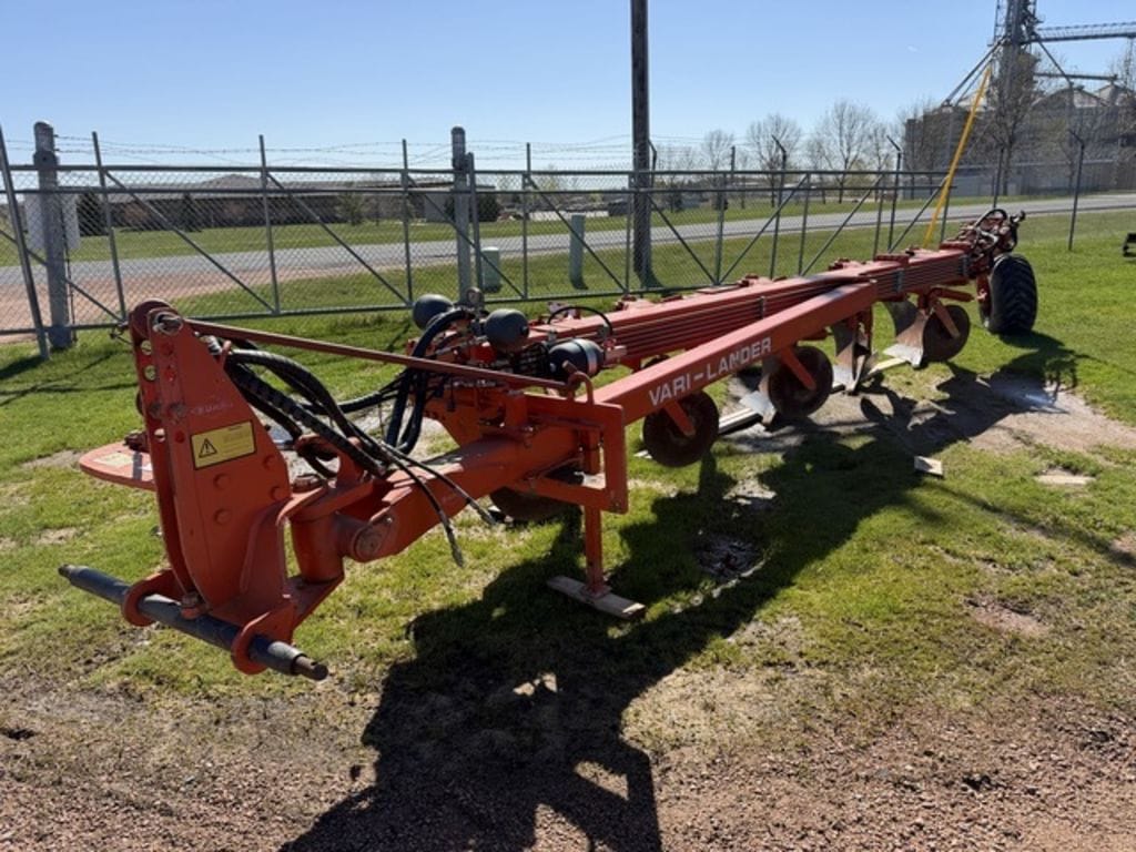 2000 Kuhn Vari-Lander Equipment Image0