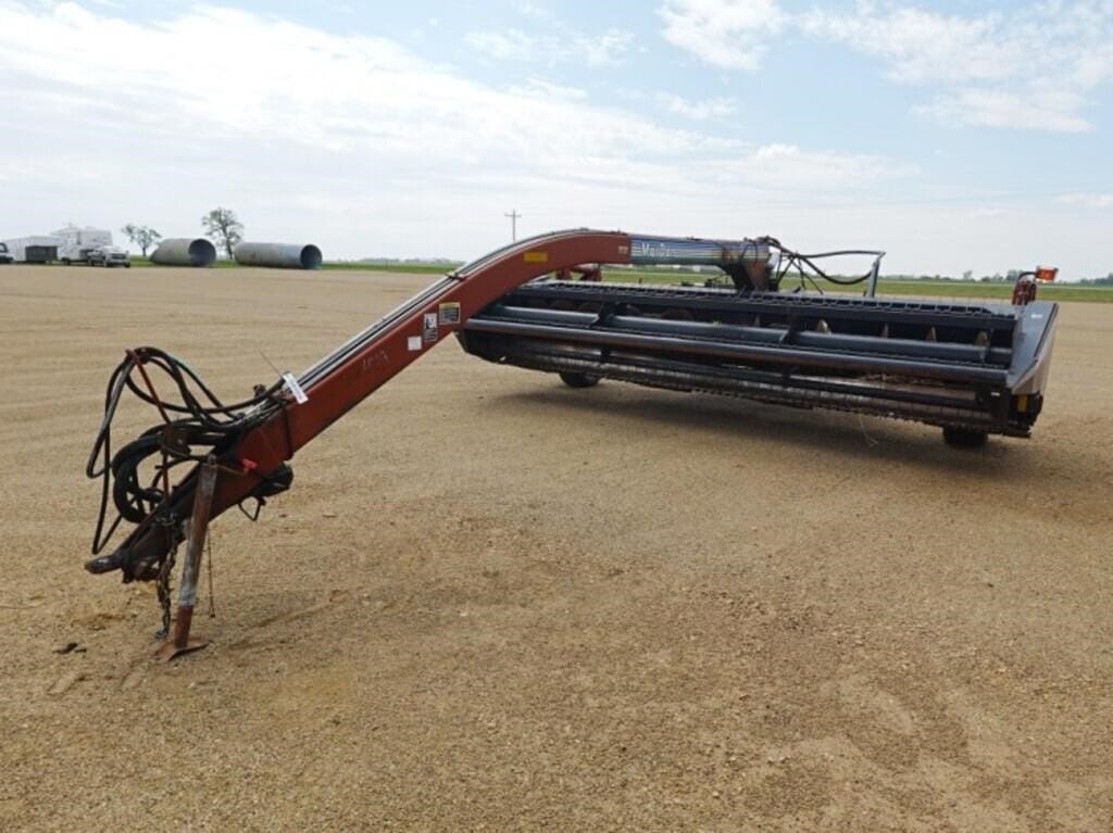 2000 MacDon 5010 Equipment Image0