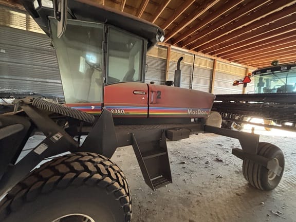 Main image MacDon 9350