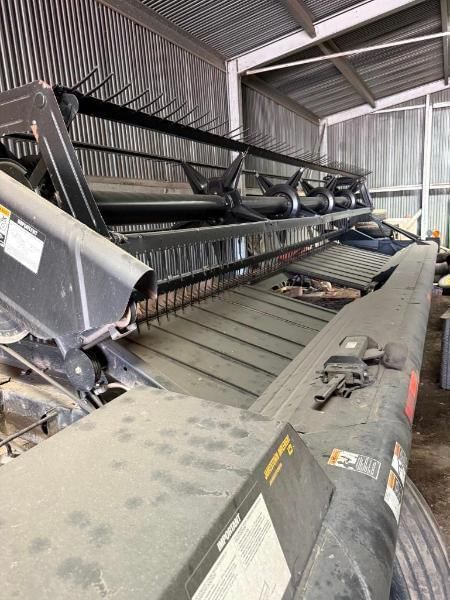 2000 MacDon Premier 1900 Equipment Image0