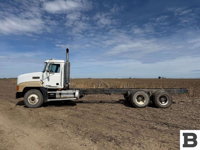 Image of Mack CH612 equipment image 1