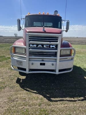 2000 Mack CH613 Image