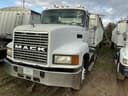 2000 Mack CH613 Image