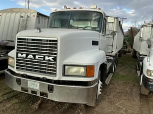 2000 Mack CH613 Image