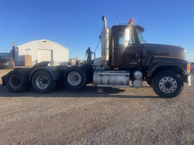 Image of Mack CH613 equipment image 2