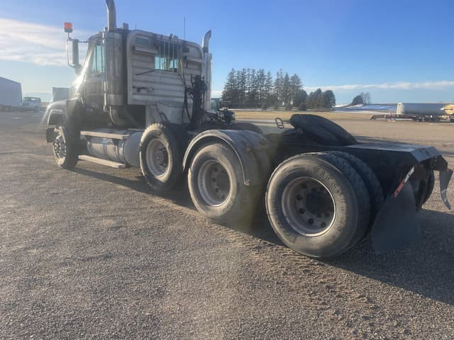 Image of Mack CH613 equipment image 3