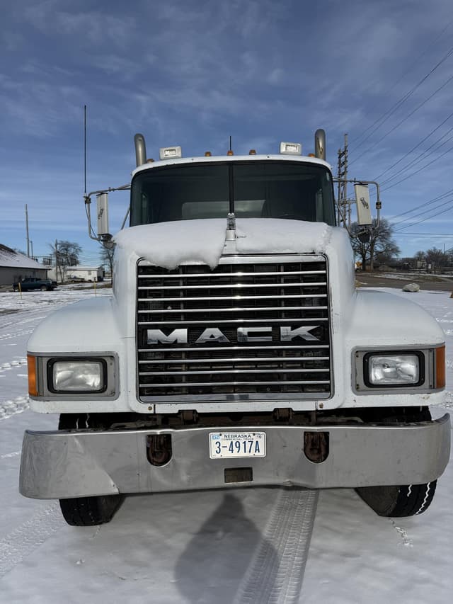 Image of Mack CH613 equipment image 1