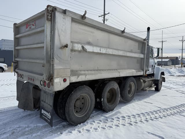 Image of Mack CH613 equipment image 4