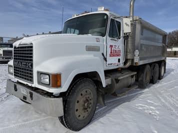 Main image Mack CH613