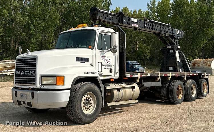 2000 Mack CH613 Equipment Image0