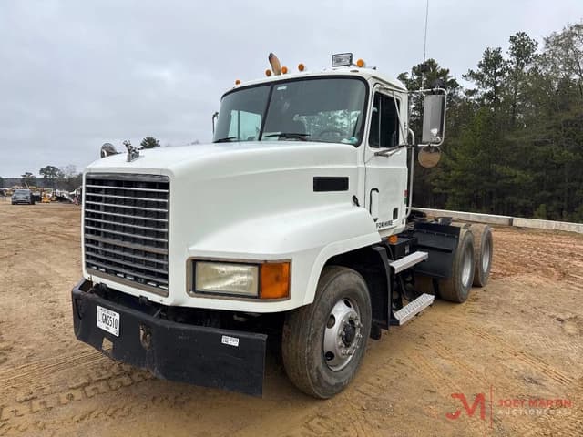 Image of Mack CH613 equipment image 3