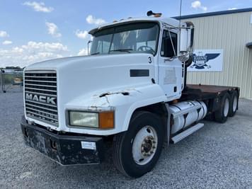 Main image Mack CH613