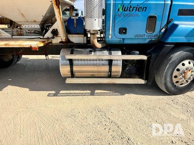 Image of Mack CH613 equipment image 3